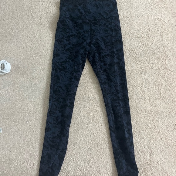 athleta leggings dark blue cheetah print - Picture 2 of 4